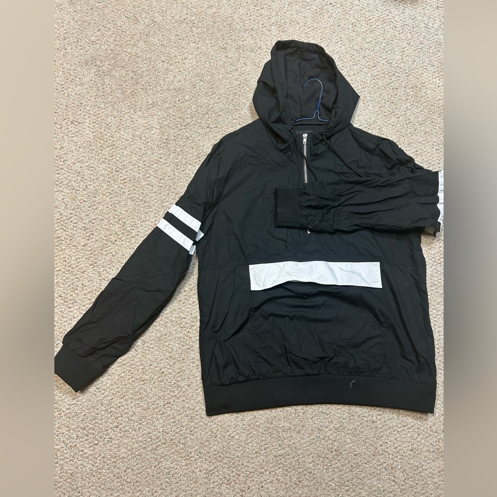 Men’s Black and White windbreaker pullover